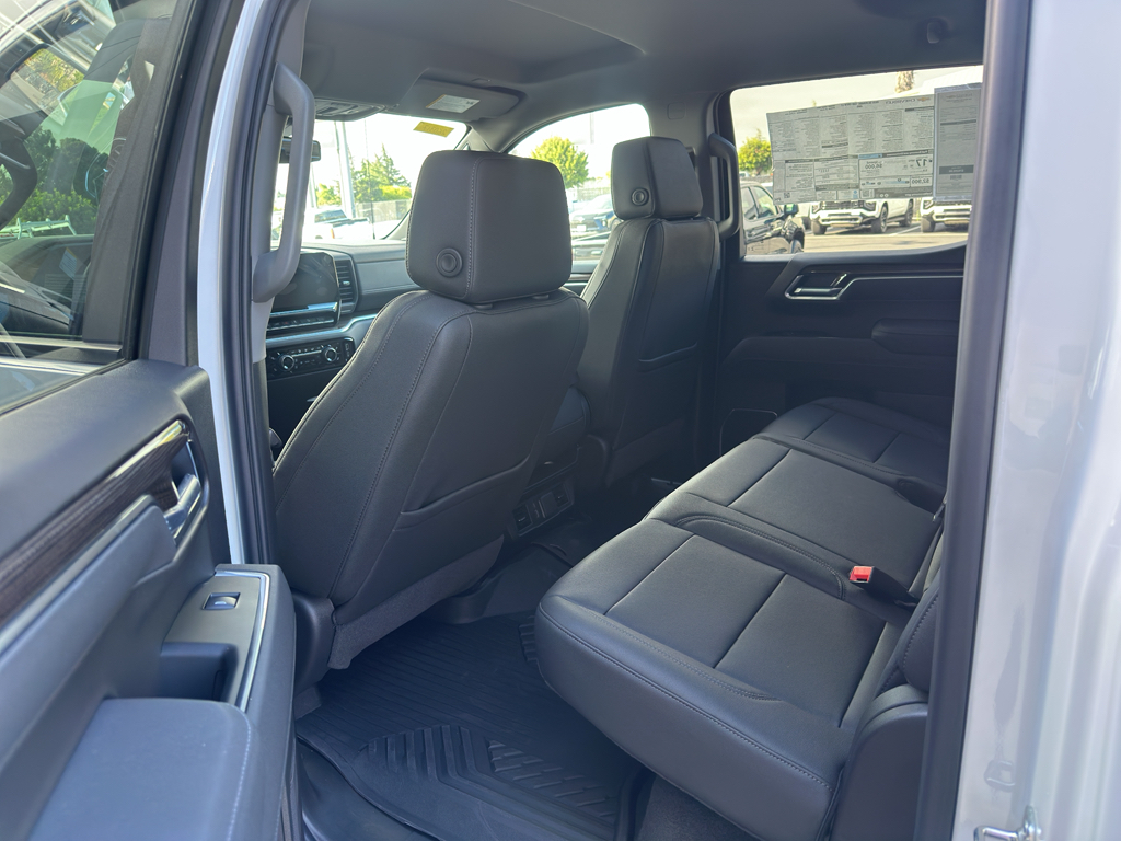 2026 Chevrolet Silverado photo 6