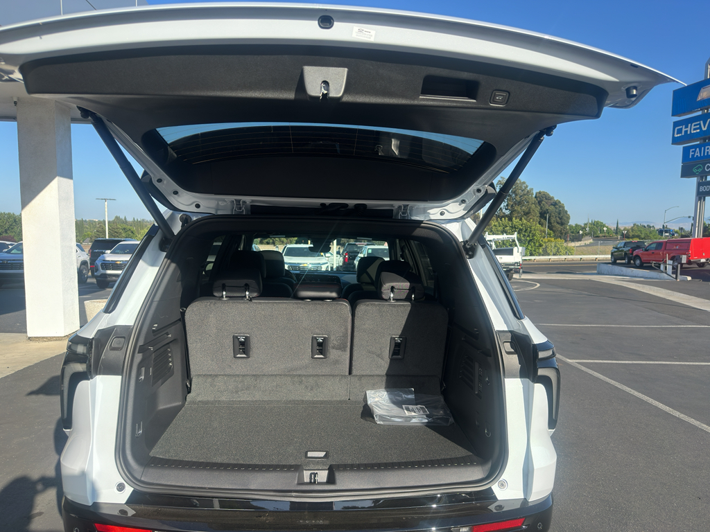 2026 Chevrolet Traverse photo 3