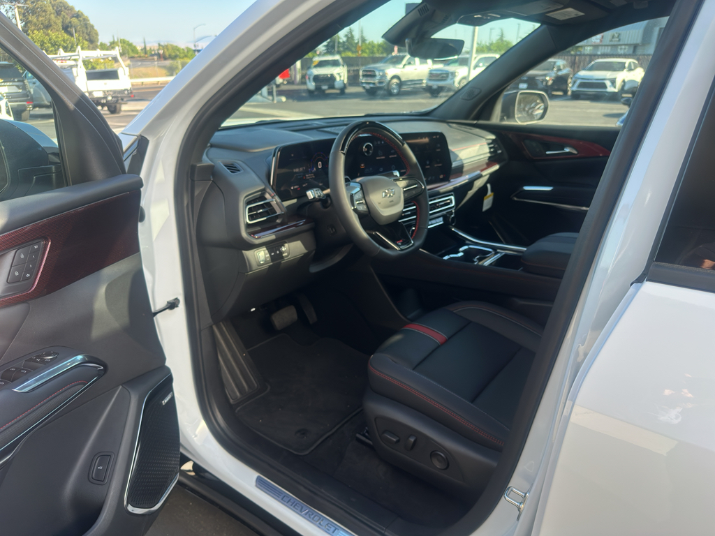 2026 Chevrolet Traverse photo 8
