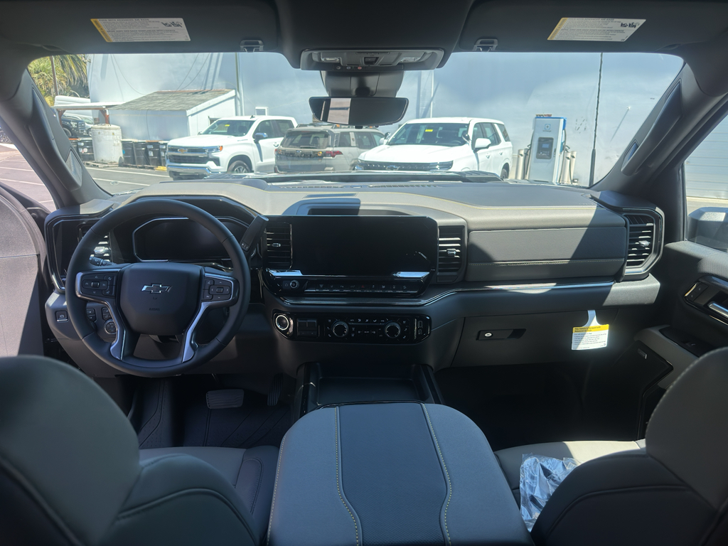 2026 Chevrolet Silverado photo 6