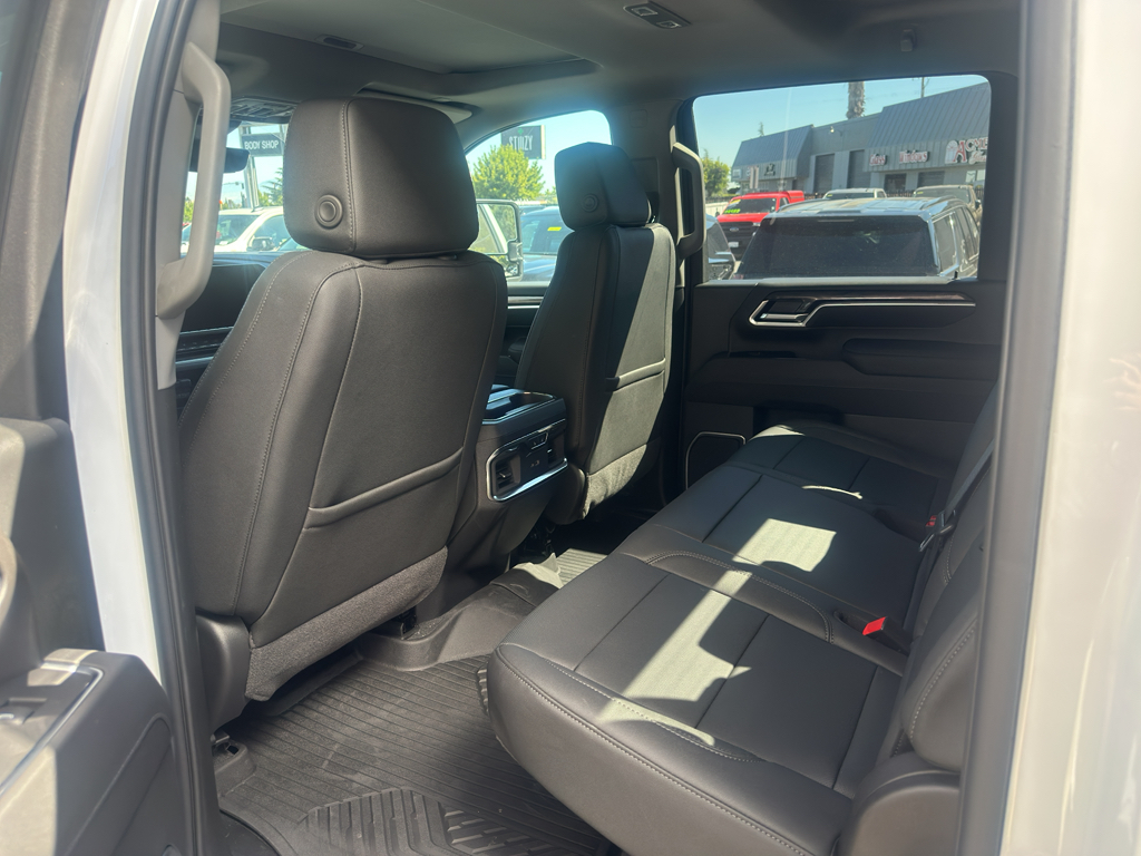 2026 Chevrolet Silverado photo 6