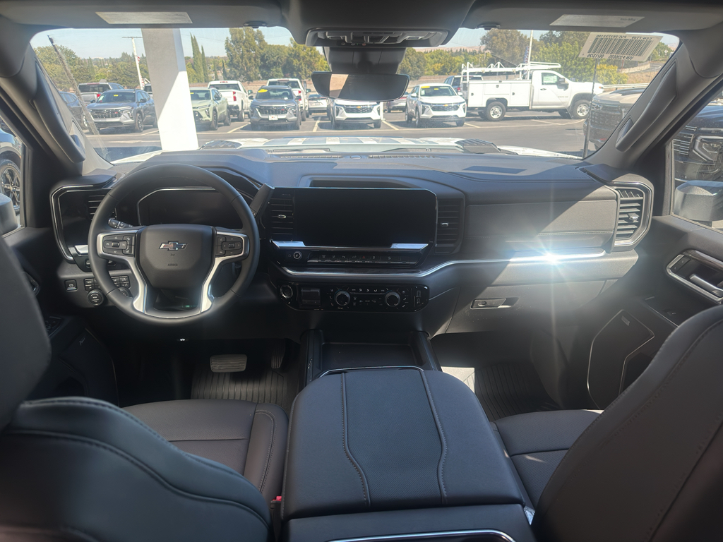 2026 Chevrolet Silverado photo 7