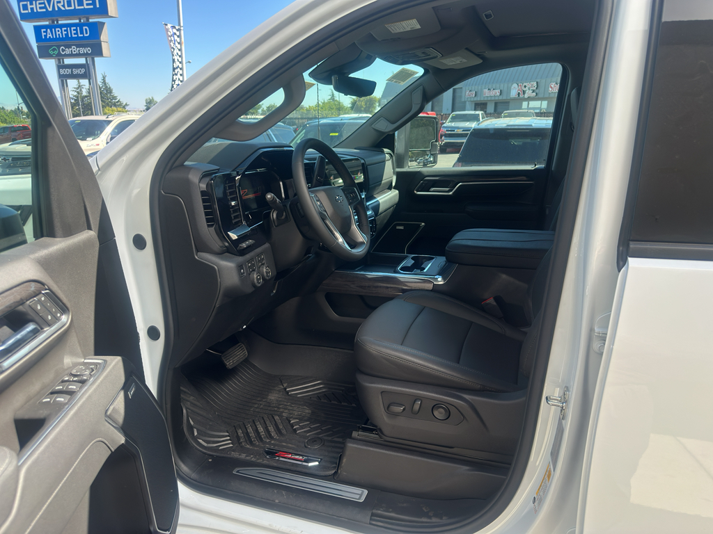 2026 Chevrolet Silverado photo 8