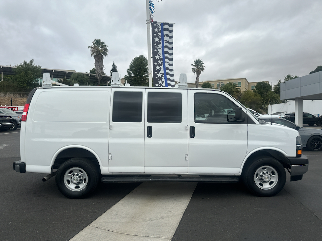 2022 Chevrolet Express photo 2
