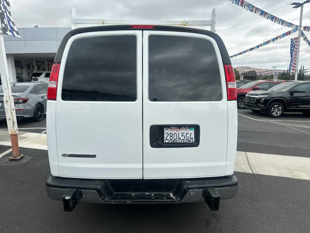 2022 Chevrolet Express photo 4