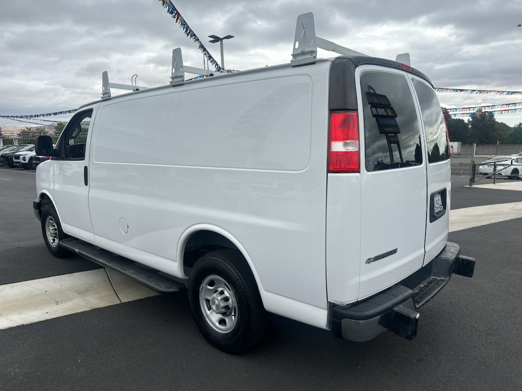 2022 Chevrolet Express photo 5