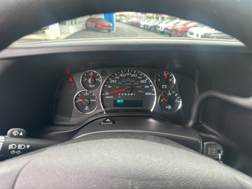 2022 Chevrolet Express photo 7