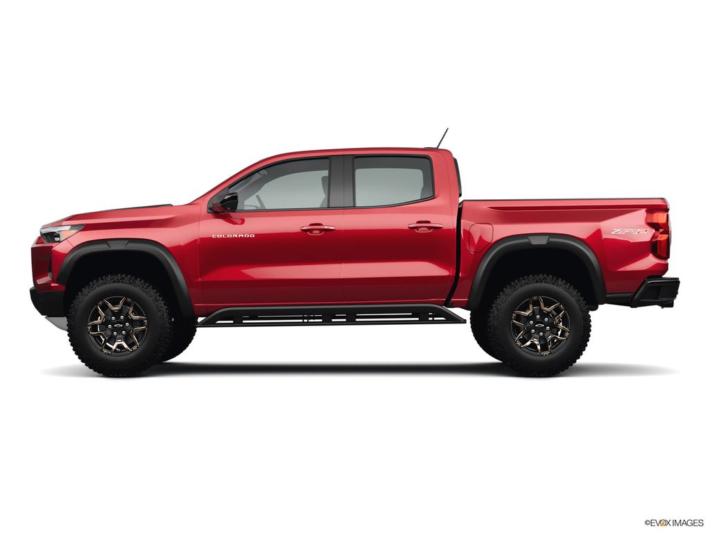 2026 Chevrolet Colorado photo 2