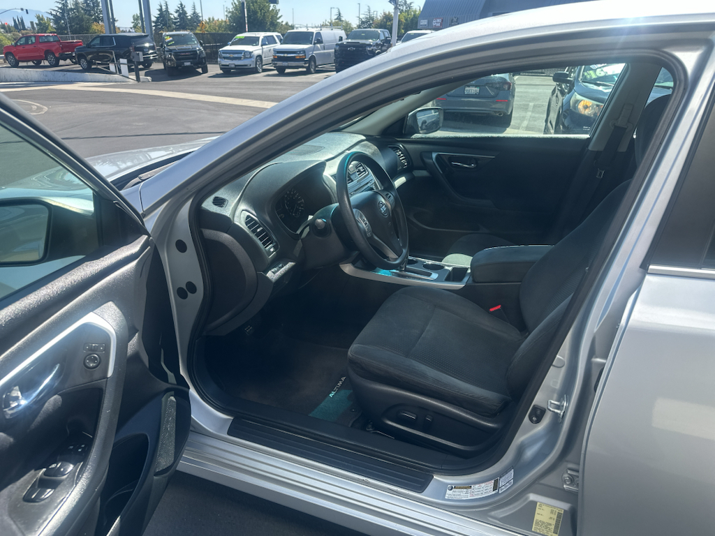 2015 Nissan Altima photo 7