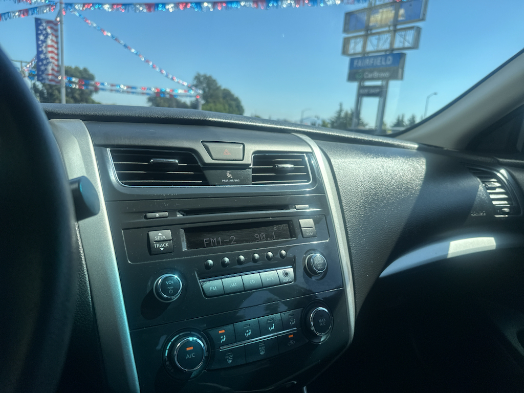 2015 Nissan Altima photo 9