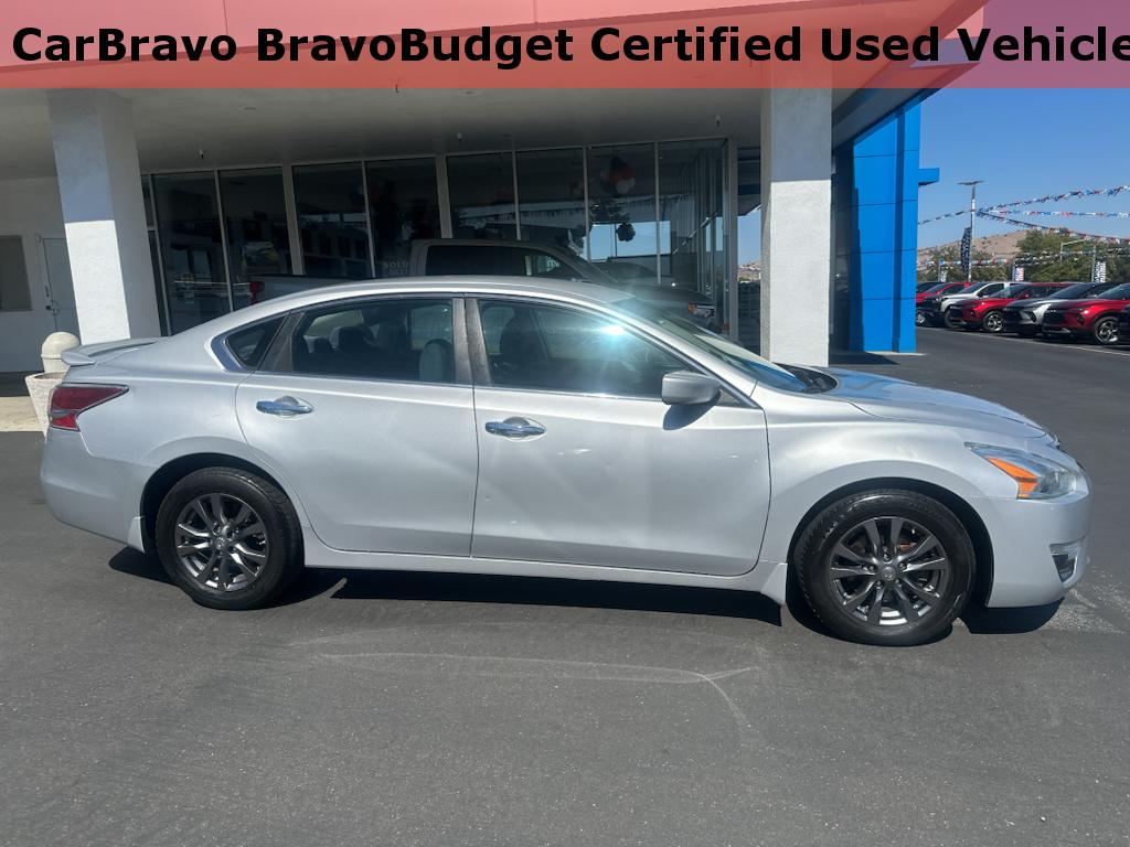 2015 Nissan Altima photo 2