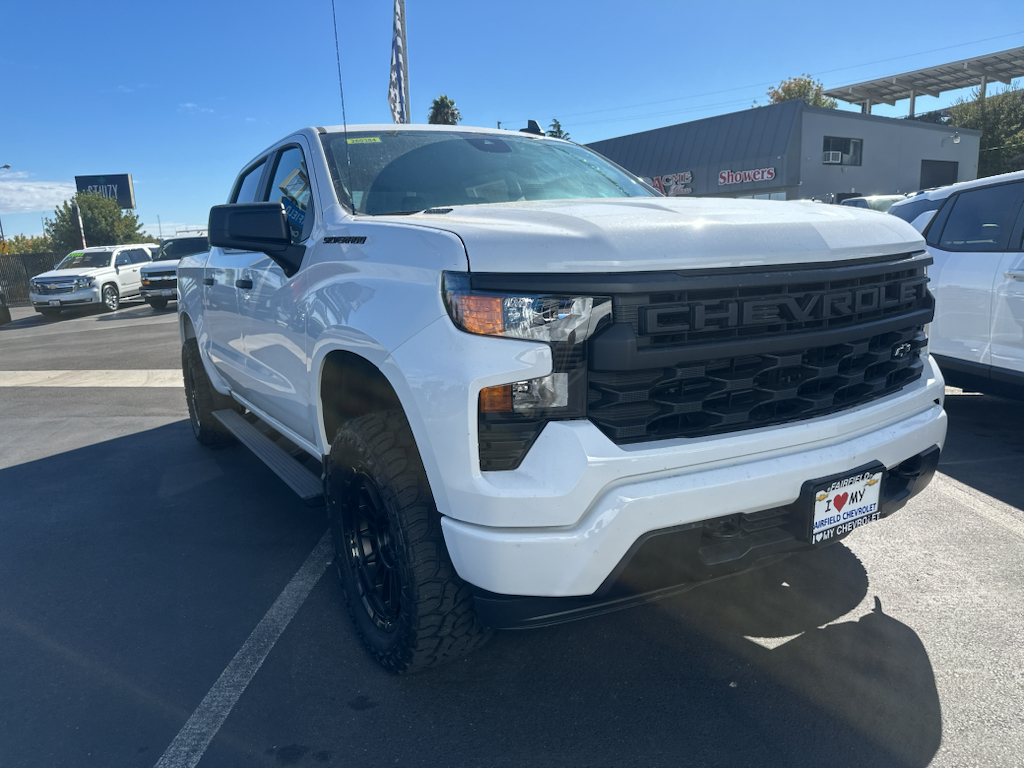 2026 Chevrolet Silverado photo 4