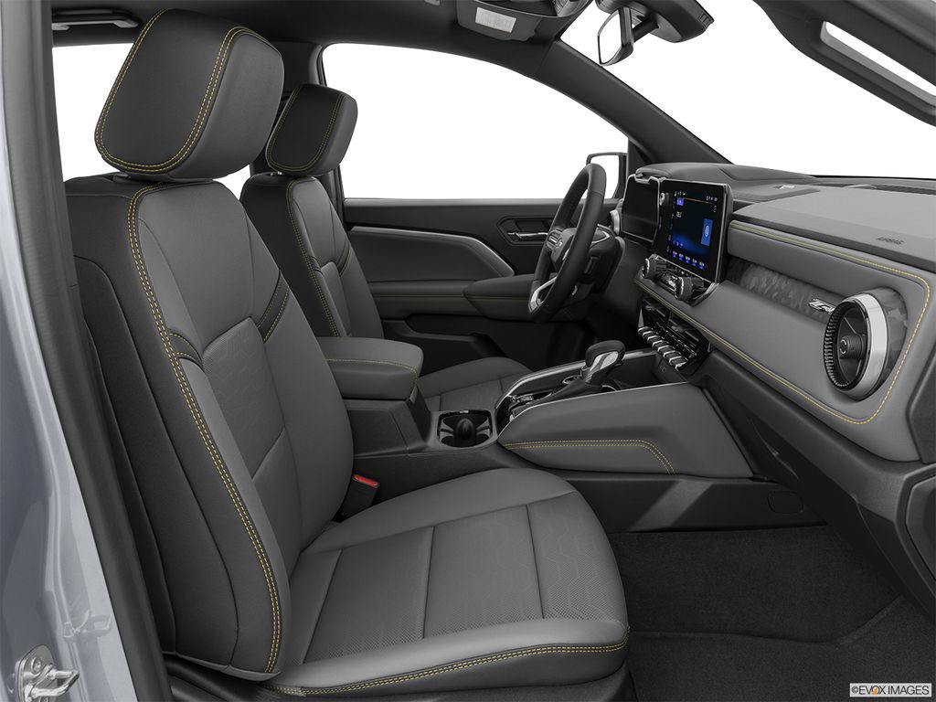 2026 Chevrolet Colorado photo 9