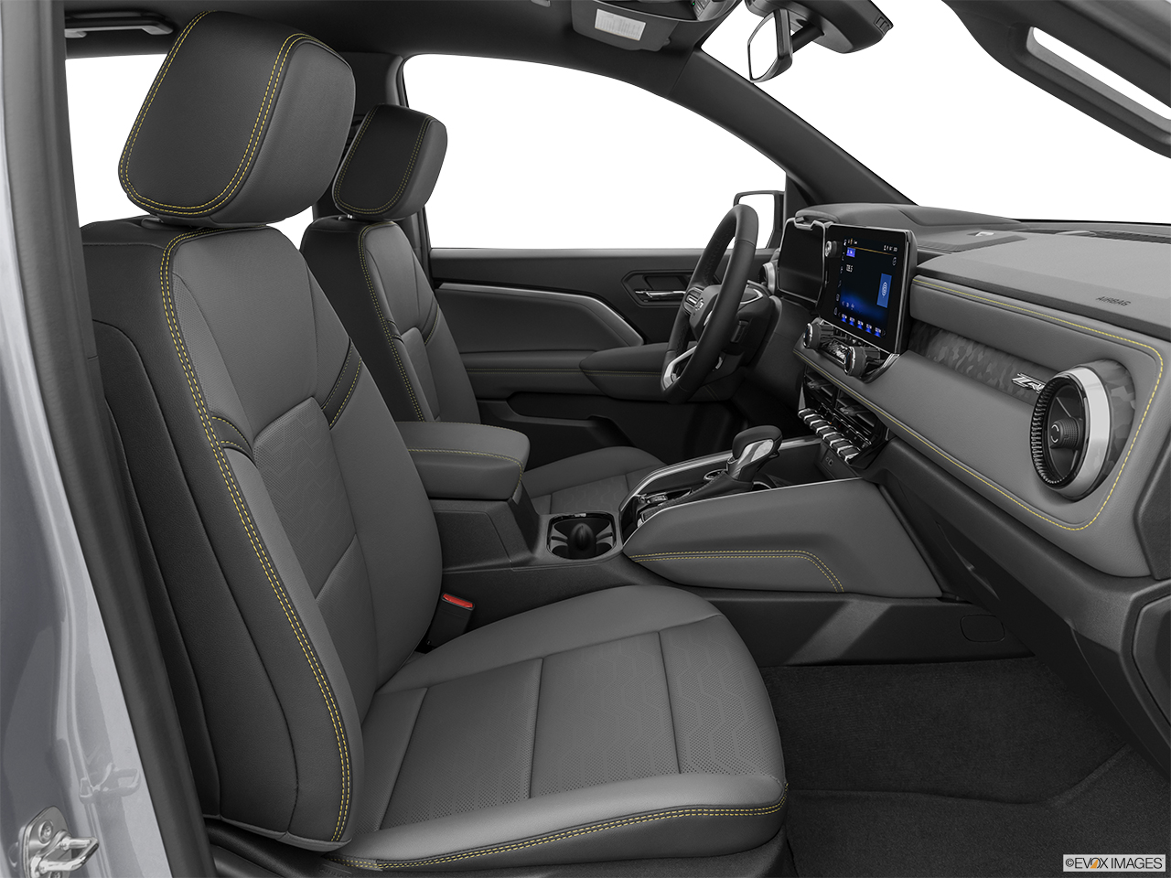 2026 Chevrolet Colorado photo 9