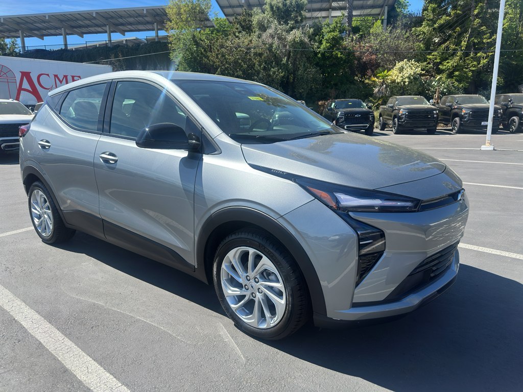 2027 Chevrolet Bolt photo 2