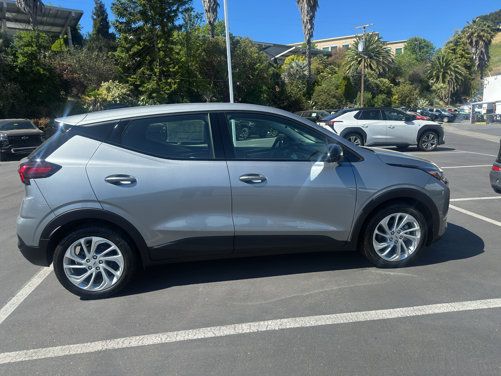 2027 Chevrolet Bolt photo 3