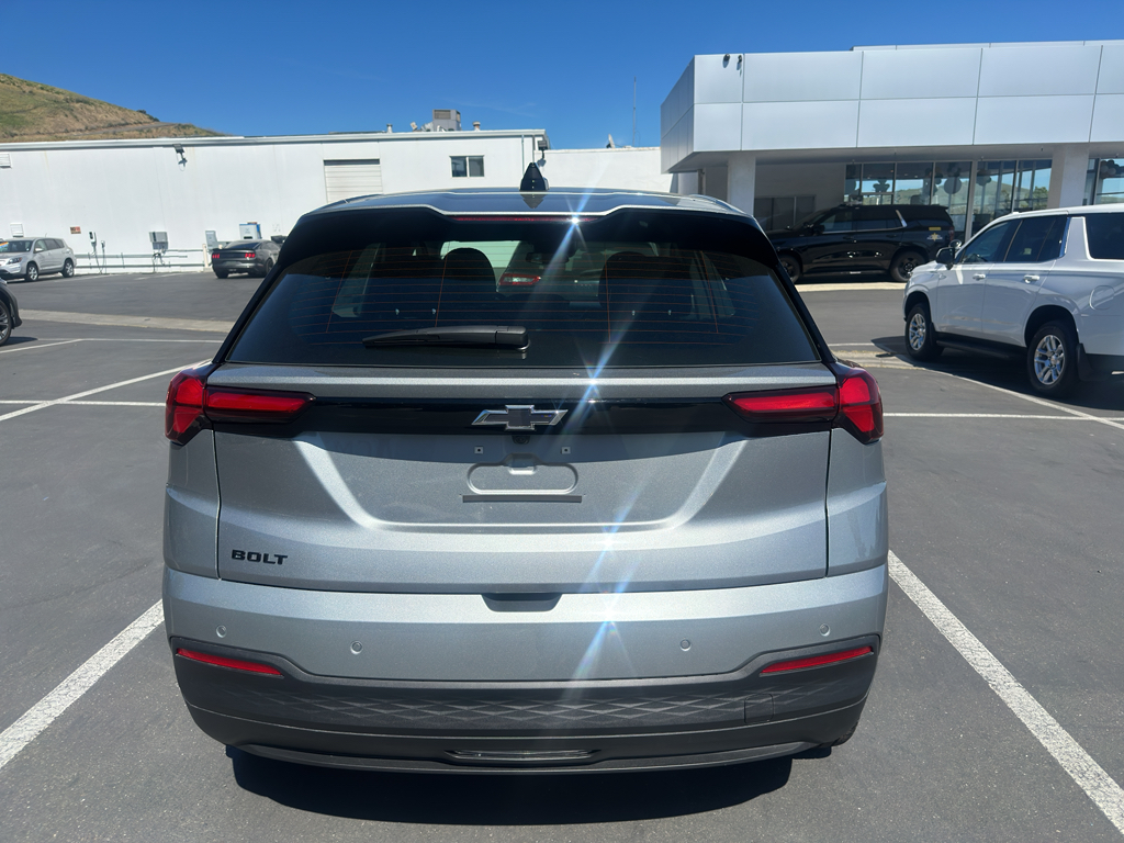 2027 Chevrolet Bolt photo 4