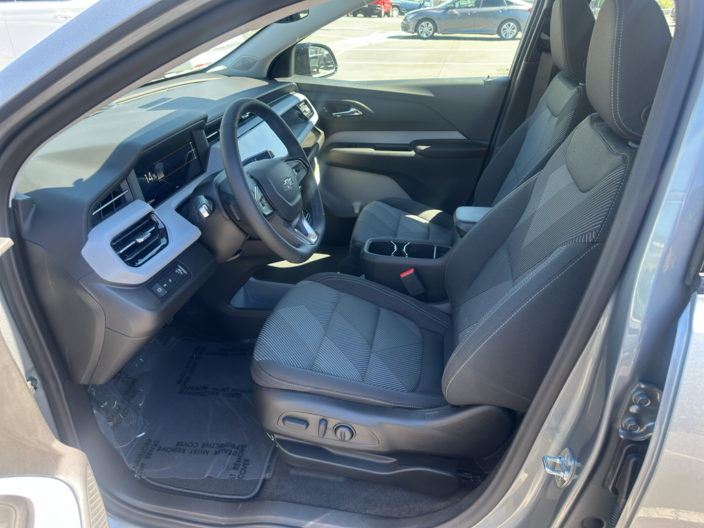 2027 Chevrolet Bolt photo 7