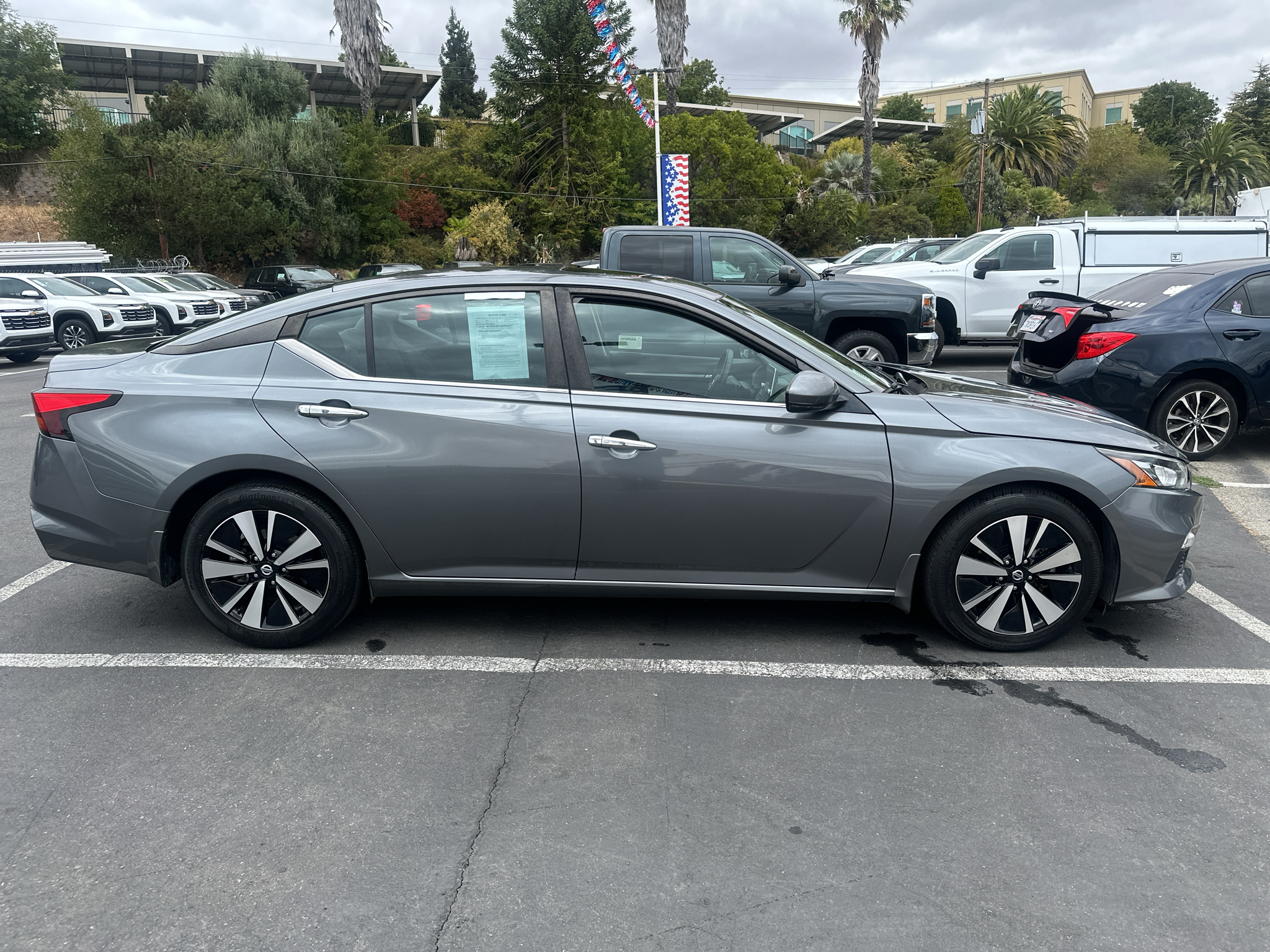 2021 Nissan Altima photo 2