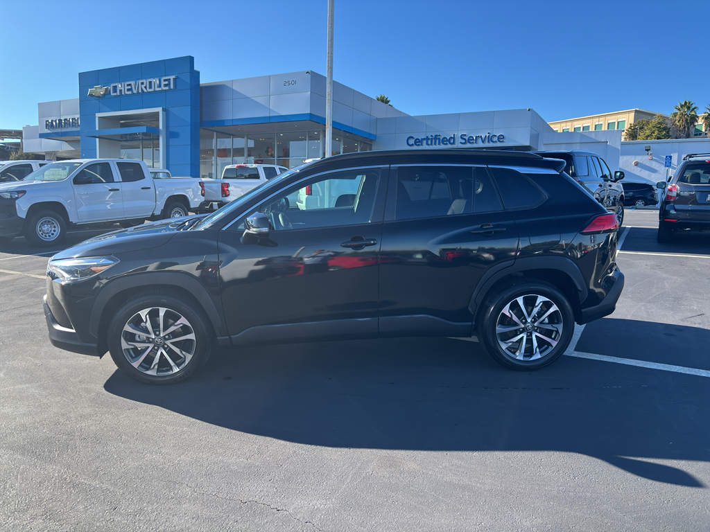 2023 Toyota Corolla Cross photo 2