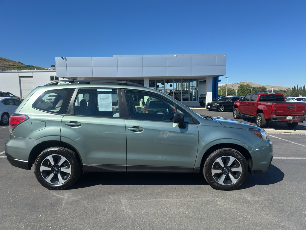 2018 Subaru Forester photo 2