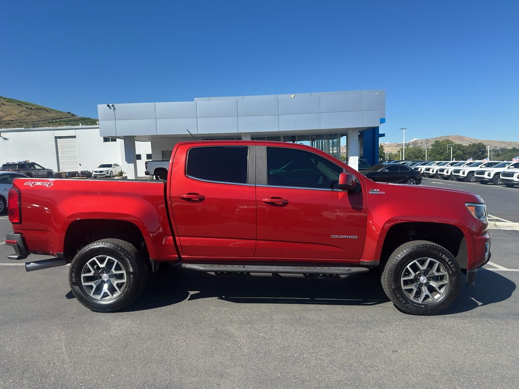 2016 Chevrolet Colorado photo 2