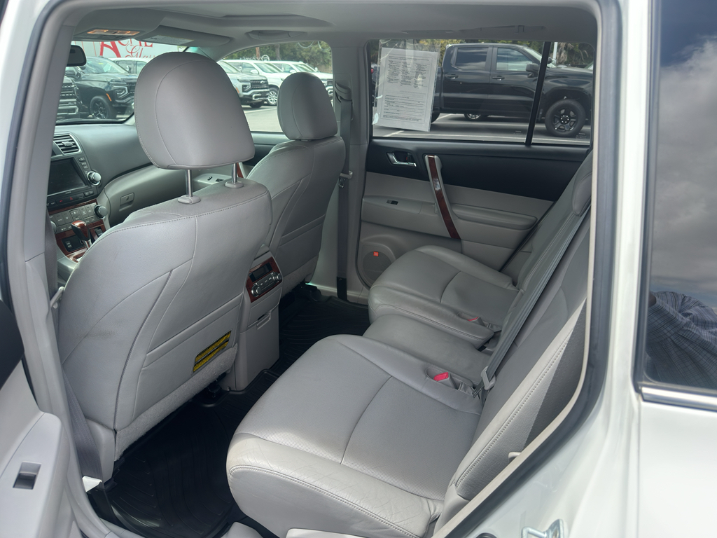 2011 Toyota Highlander photo 7