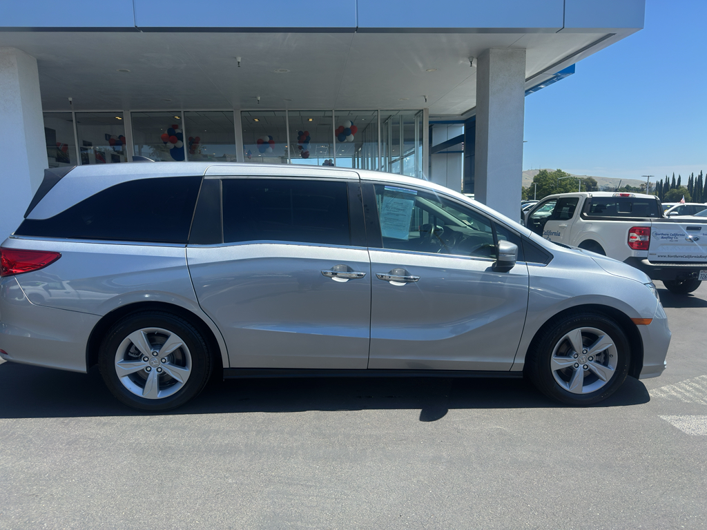 2019 Honda Odyssey photo 2
