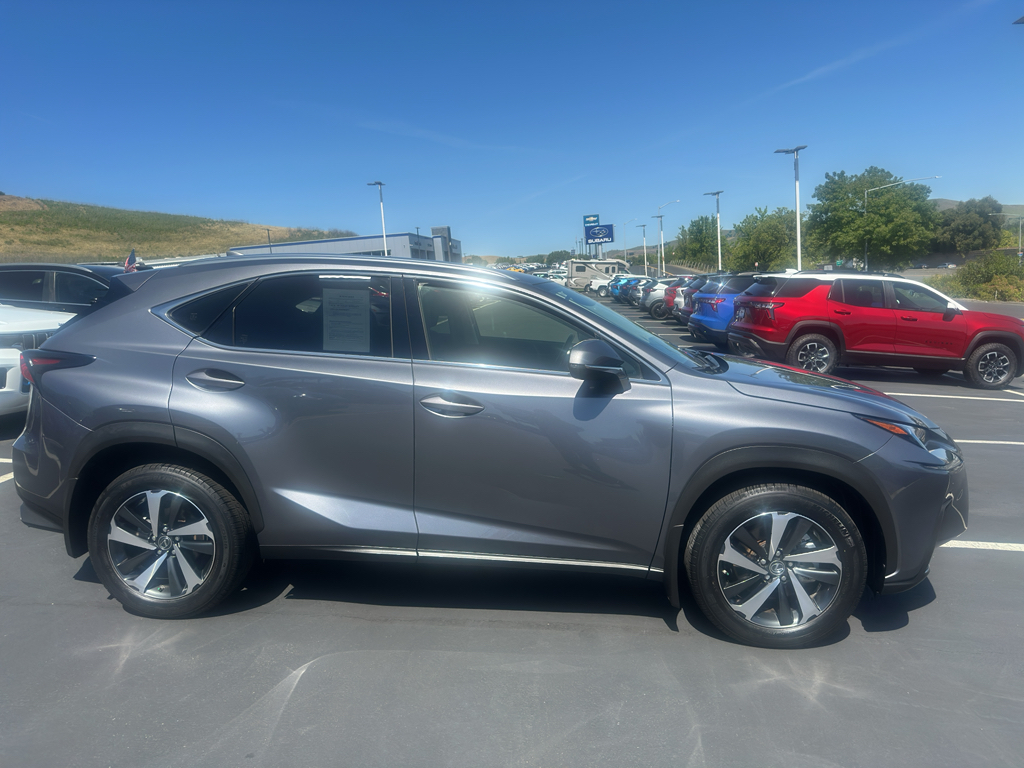 2021 Lexus NX 300 photo 3