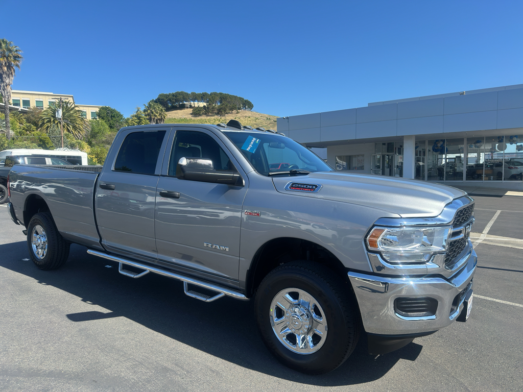 2022 Ram 2500 photo 2