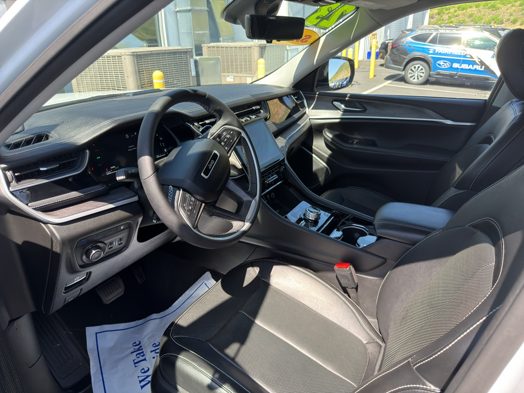 2023 Jeep Grand Cherokee 4xe photo 4
