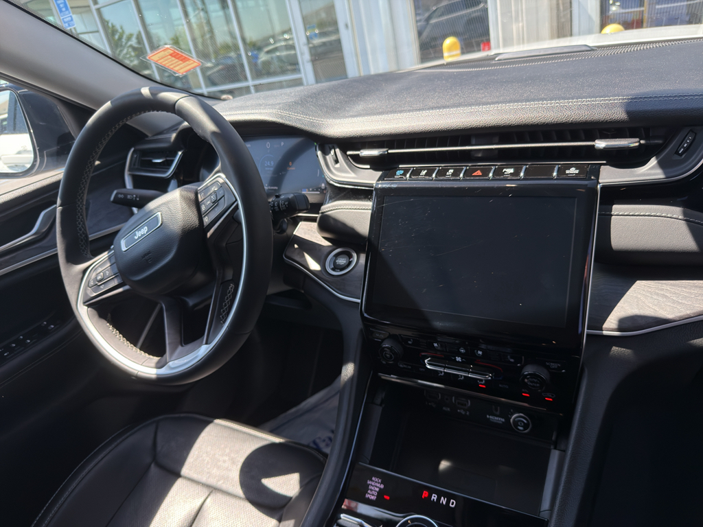 2023 Jeep Grand Cherokee 4xe photo 9