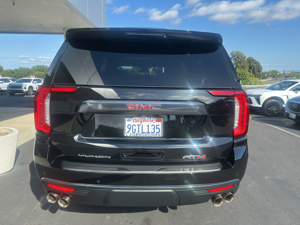 2023 GMC Yukon XL photo 3