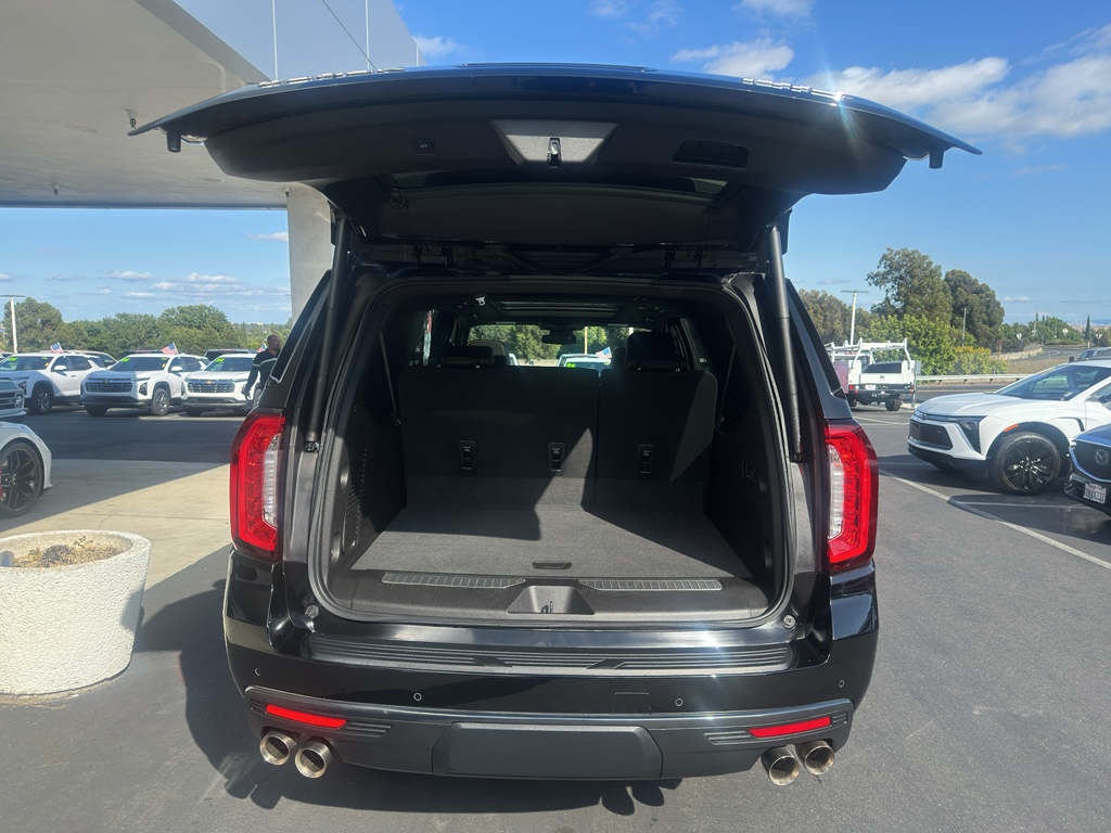 2023 GMC Yukon XL photo 4