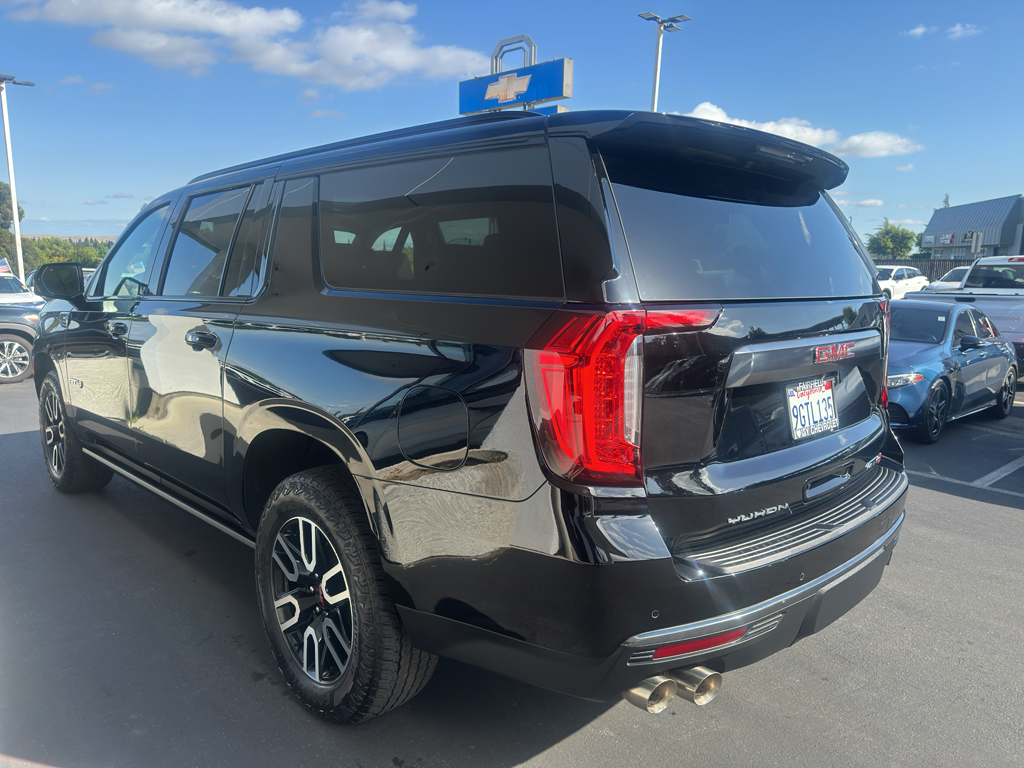 2023 GMC Yukon XL photo 5