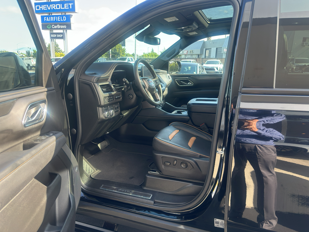 2023 GMC Yukon XL photo 8