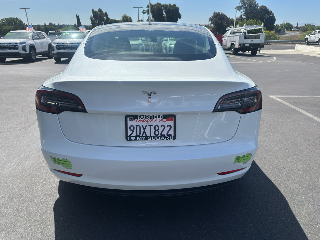 2023 Tesla Model 3 photo 3