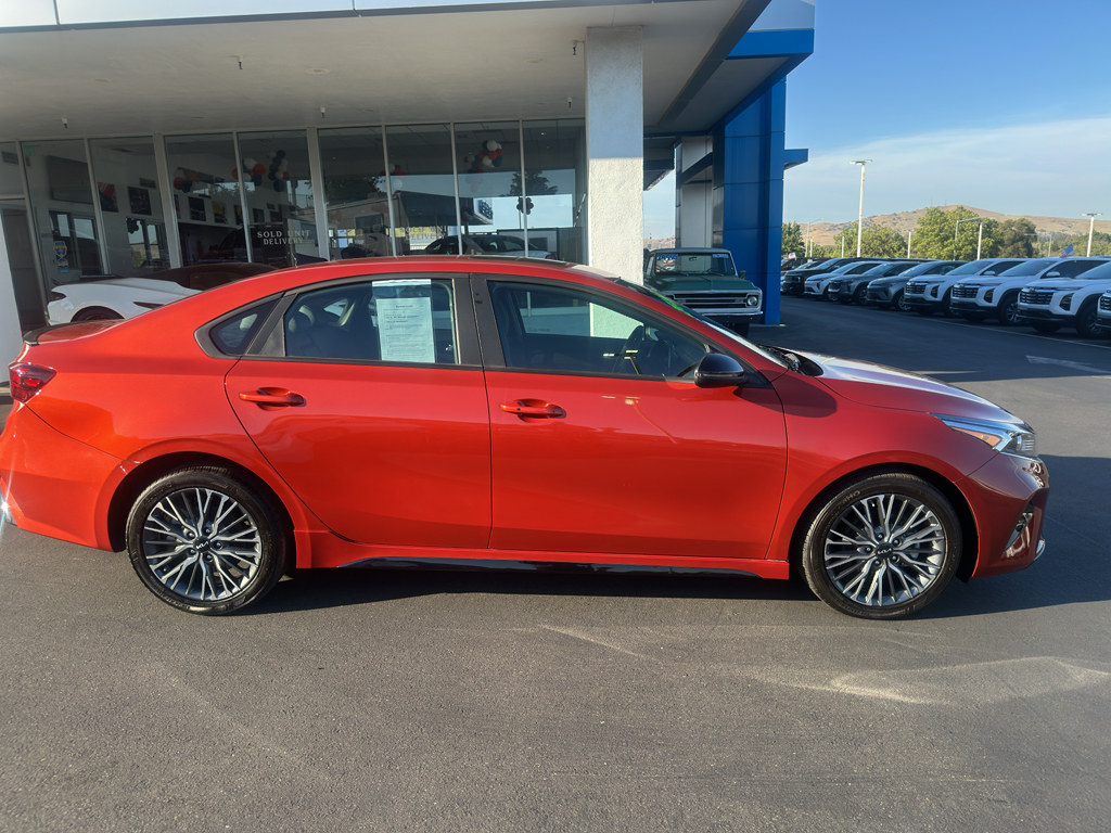 2023 Kia Forte photo 2