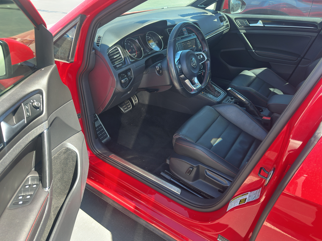 2016 Volkswagen Golf GTI photo 6