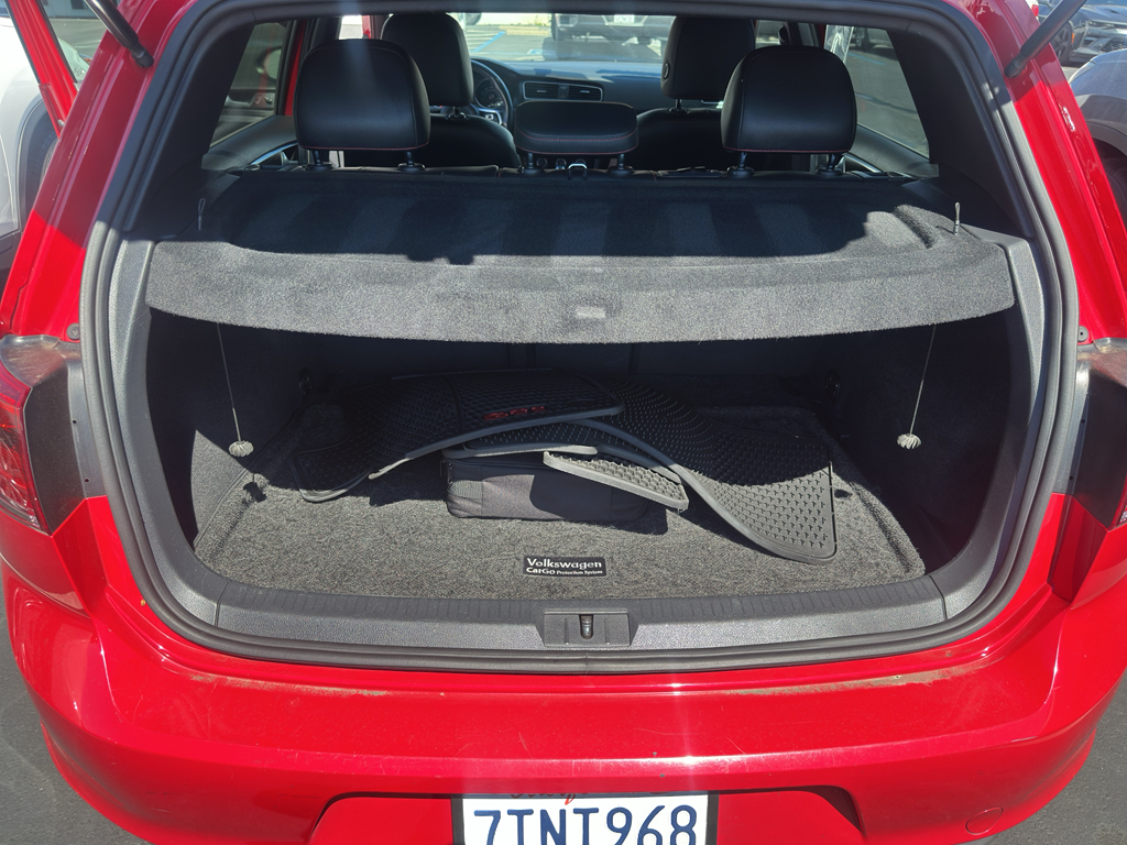 2016 Volkswagen Golf GTI photo 8
