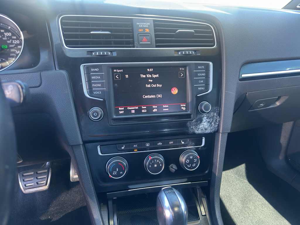 2016 Volkswagen Golf GTI photo 10