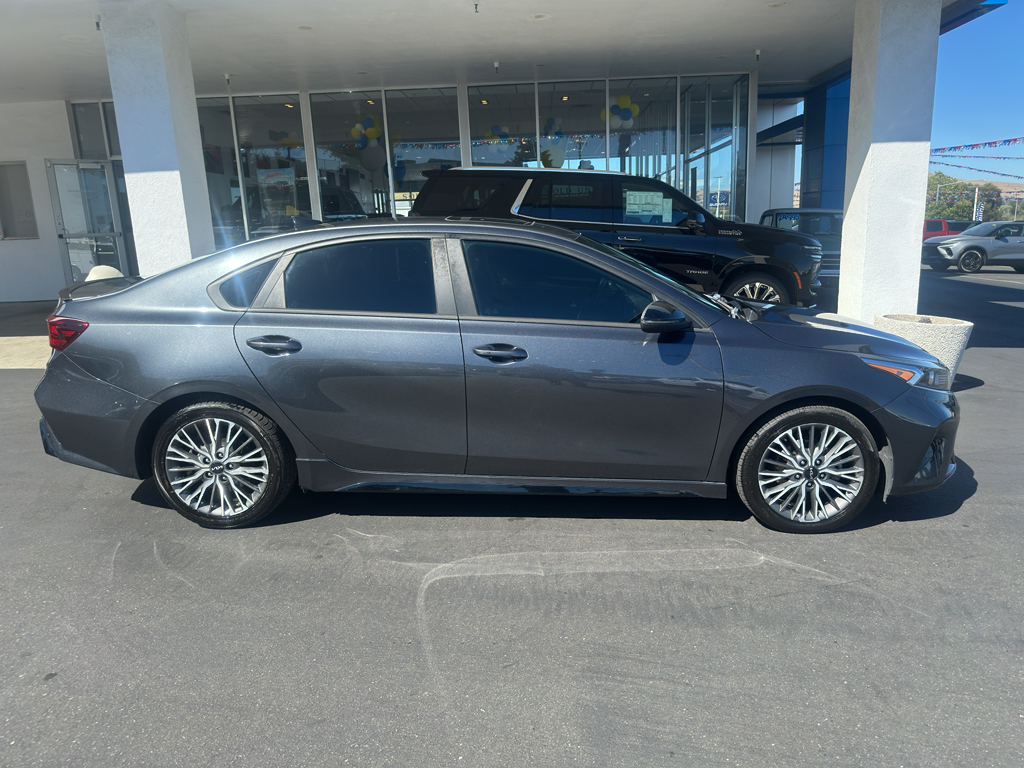 2022 Kia Forte photo 2