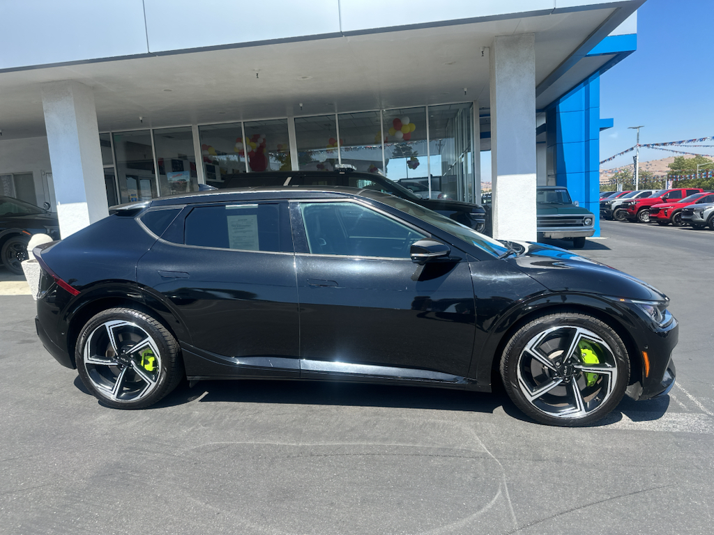 2023 Kia EV6 photo 2