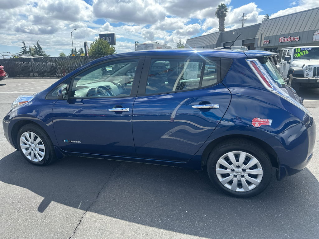 2017 Nissan LEAF photo 4
