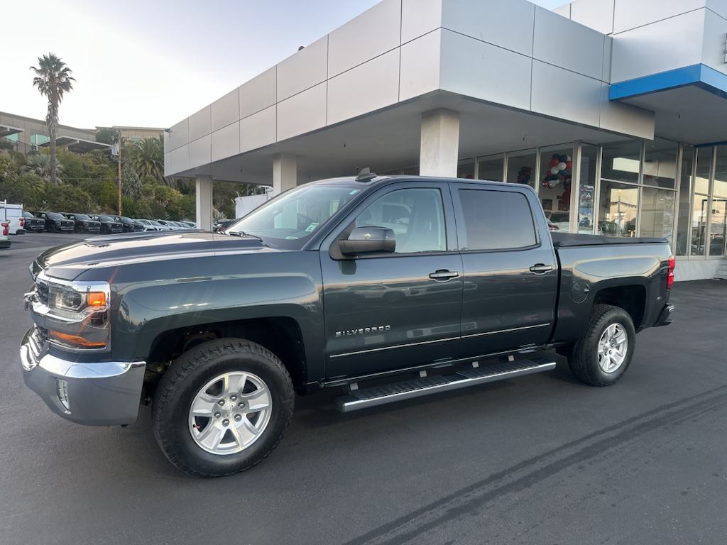 2018 Chevrolet Silverado photo 5