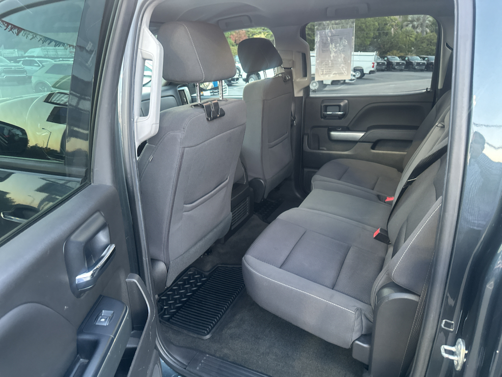 2018 Chevrolet Silverado photo 6