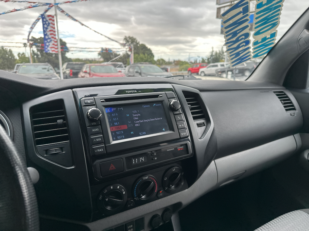 2013 Toyota Tacoma photo 9