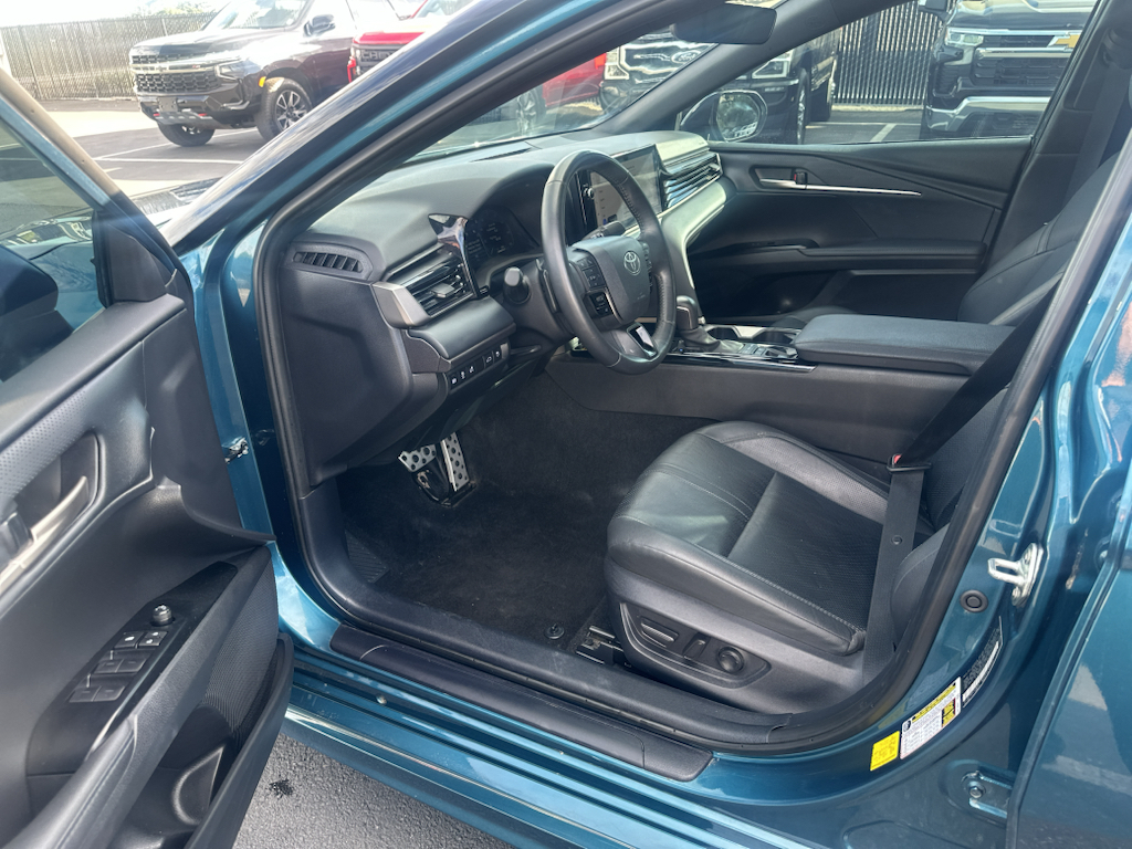 2025 Toyota Camry Hybrid photo 7
