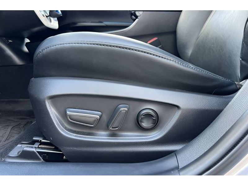2018 Toyota Prius Prime photo 13