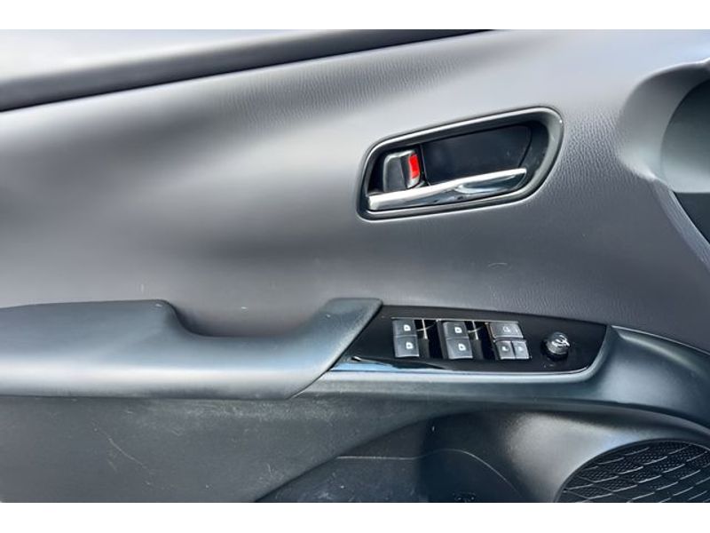 2018 Toyota Prius Prime photo 16